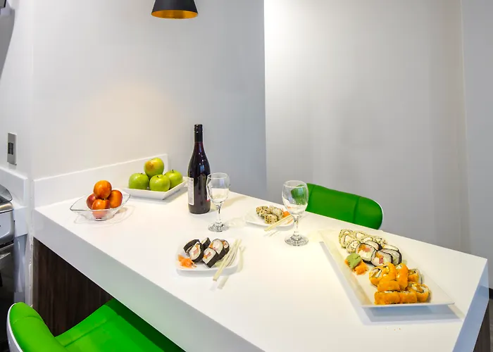 Flowsuites Wtc Aparthotel 4*