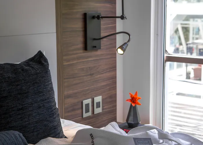 Flowsuites Wtc Aparthotel