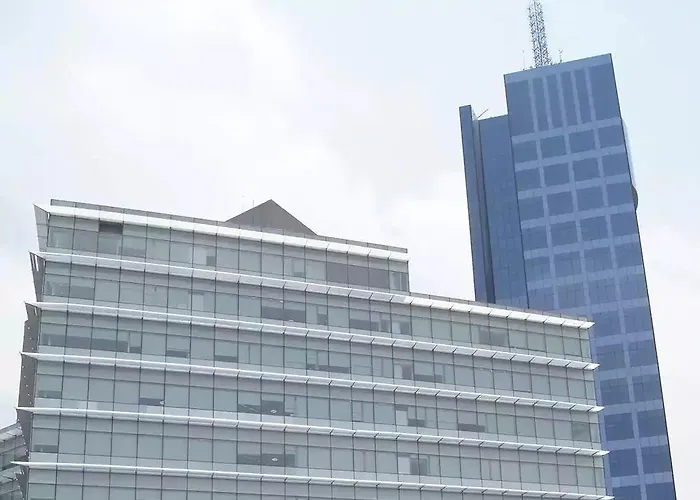 Flowsuites Wtc 4*