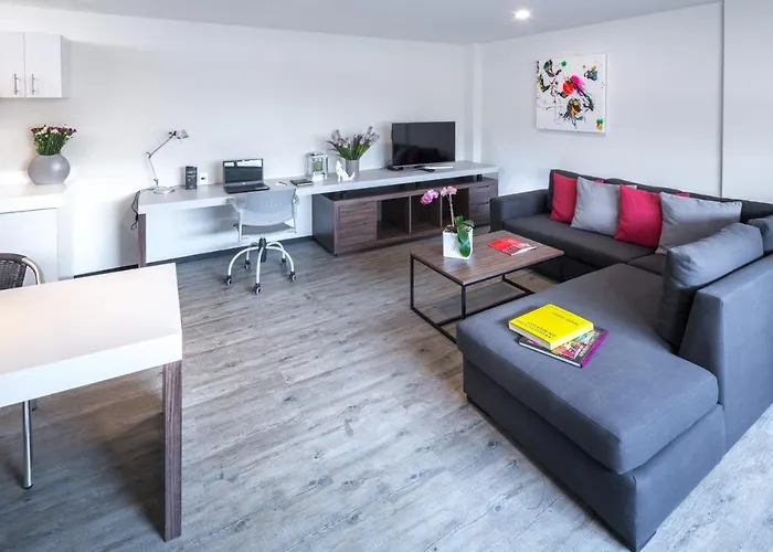 Aparthotel Flowsuites Wtc