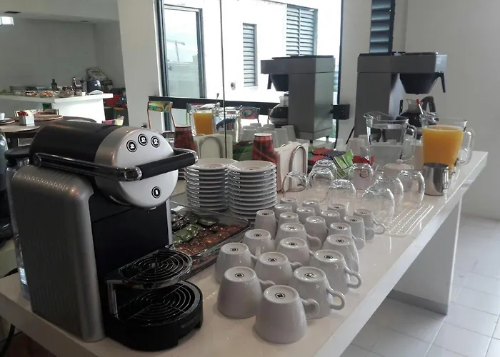 Flowsuites Wtc Aparthotel 4*