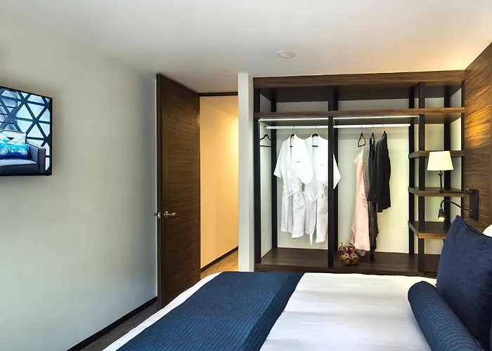 Aparthotel Flowsuites Wtc