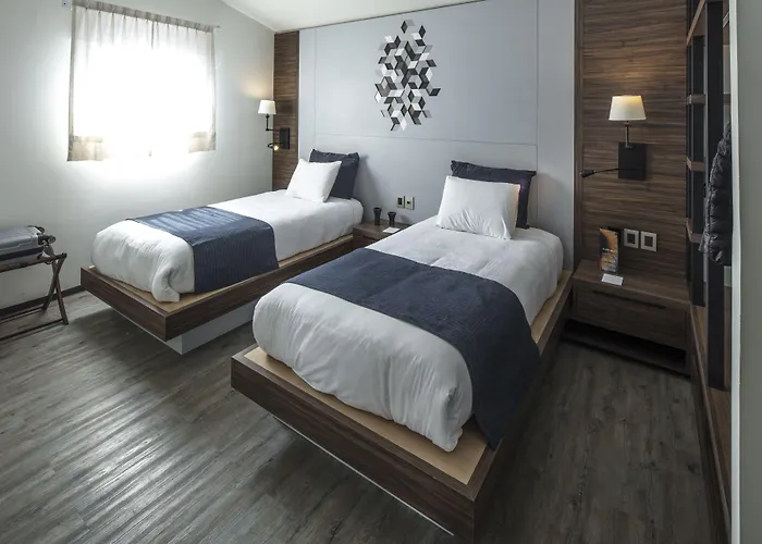 Aparthotel Flowsuites Wtc 4*