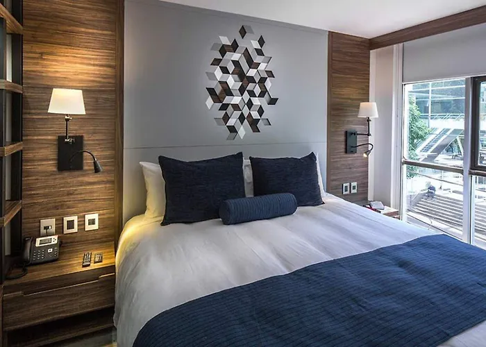 Flowsuites Wtc 4*