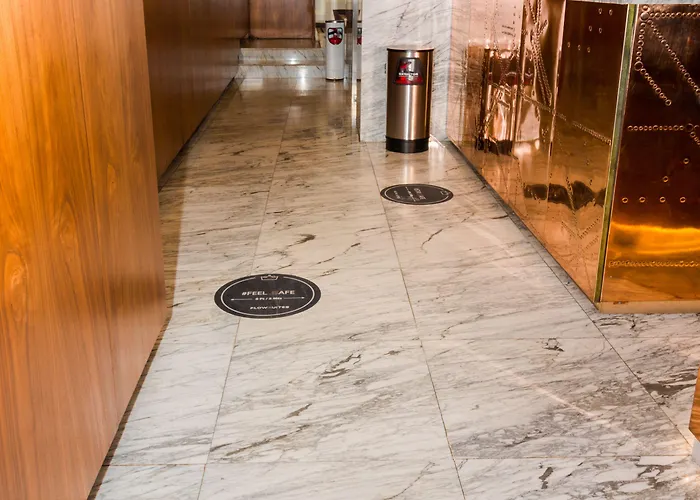 Flowsuites Wtc Aparthotel 4*