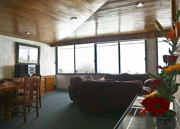 Flowsuites Wtc Aparthotel